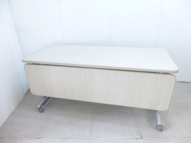 オカムラ/木目調/フォールディングテーブル/