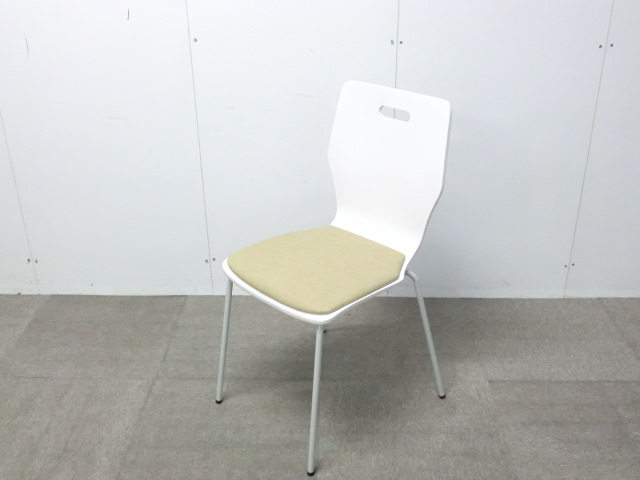 スタッキングチェア / ベージュ / 【中古】 木製