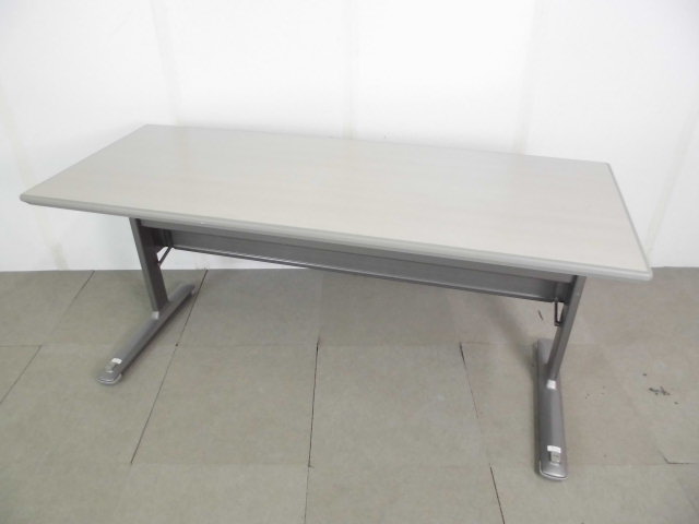 オカムラ / 木目調 / フォールディングテーブル