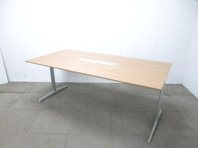 オカムラ / 木目調 / 【中古】 会議テーブル