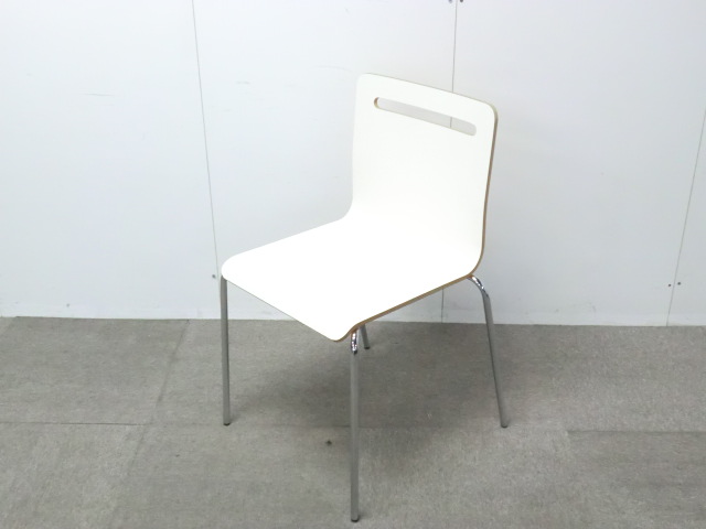 スタッキングチェア / ホワイト / 【中古】