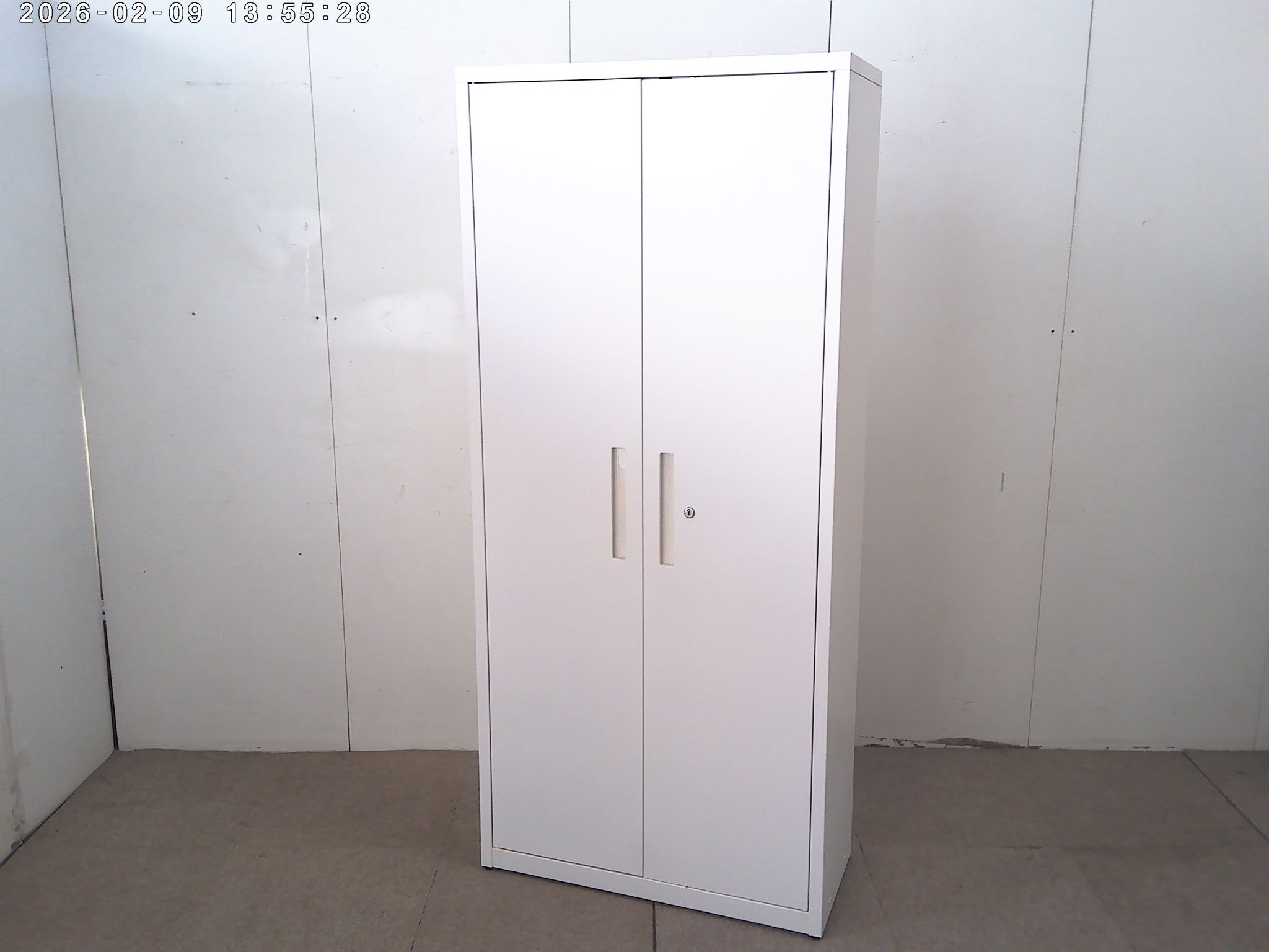 ホワイト/両開きキャビネット/【中古】