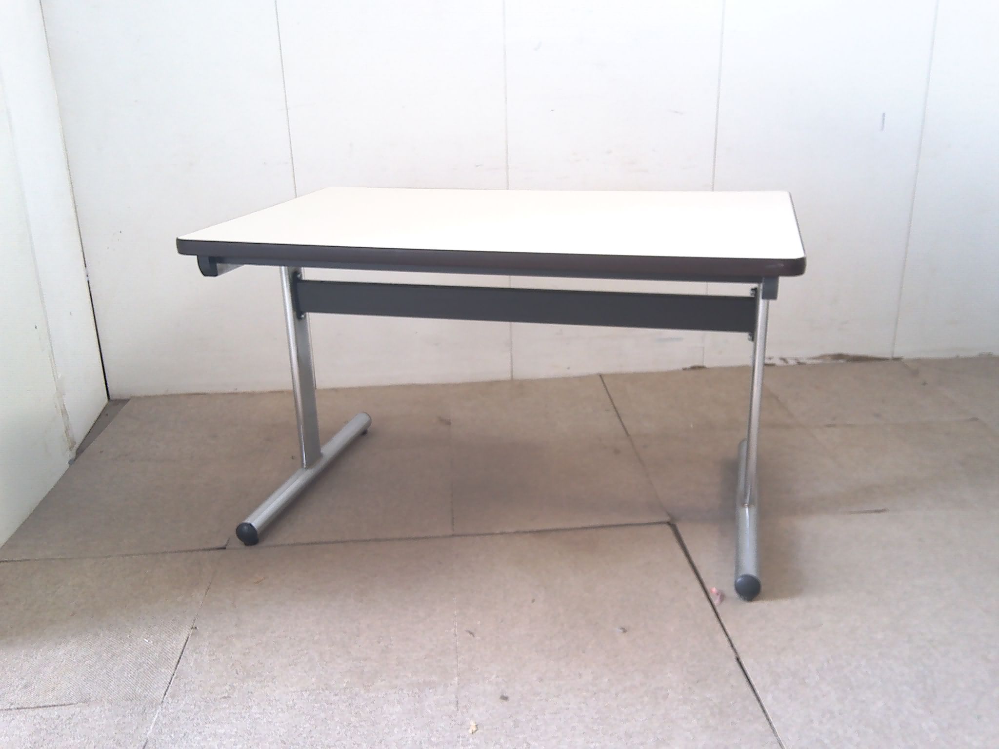 ウチダホワイト/会議テーブル/【中古】