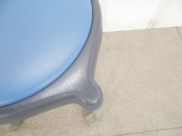 スツール / ライトブルー / キャスター付き