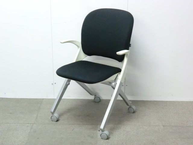 プラス / ブラック / カートチェア / 肘付き