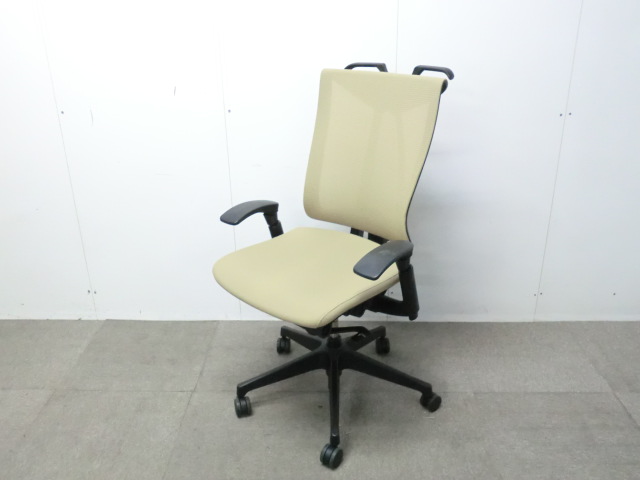 イトーキ/セレーオ/ ベージュ / 【中古】 OAチェア肘有
