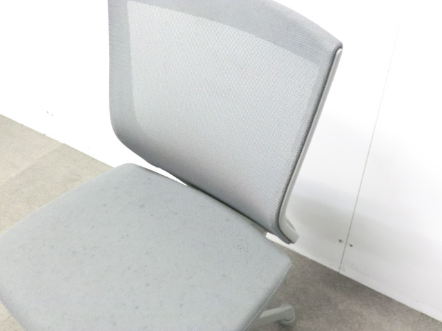 オカムラ/エスクード/グレー / 【中古】 OAチェア肘無し