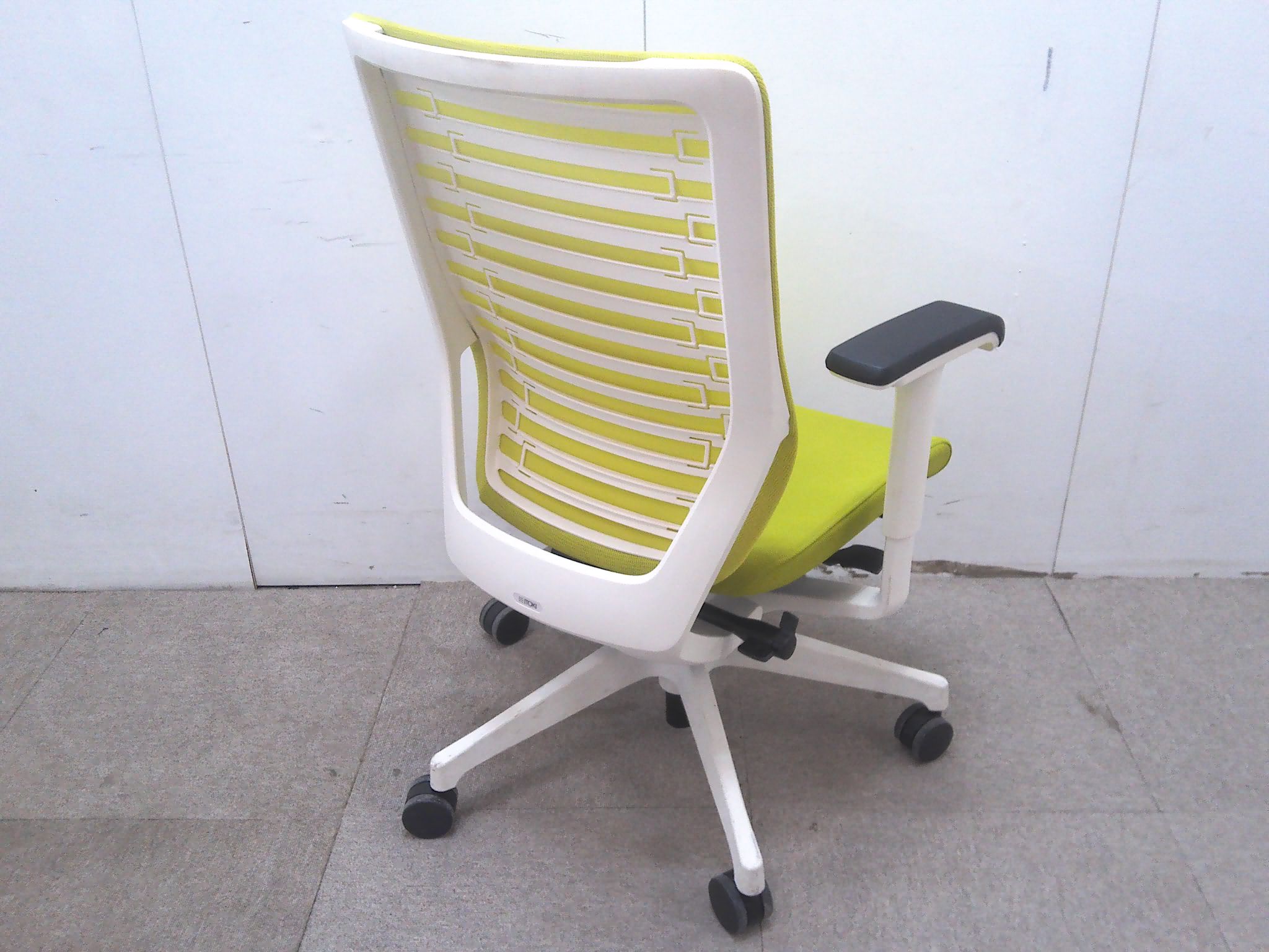 イトーキ エピオス ライトグリーン OAチェア 肘有 オフィスチェア 事務椅子 椅子 ITOKI