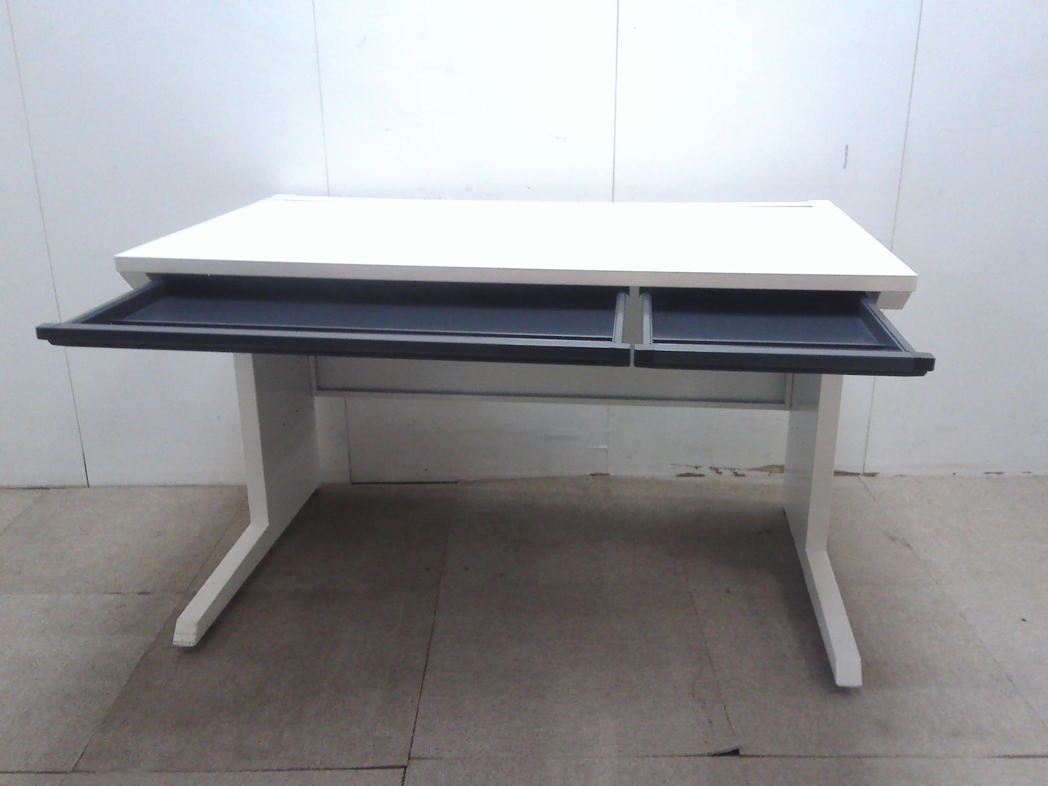 イトーキ/CZR/ホワイト/平デスク/【中古】