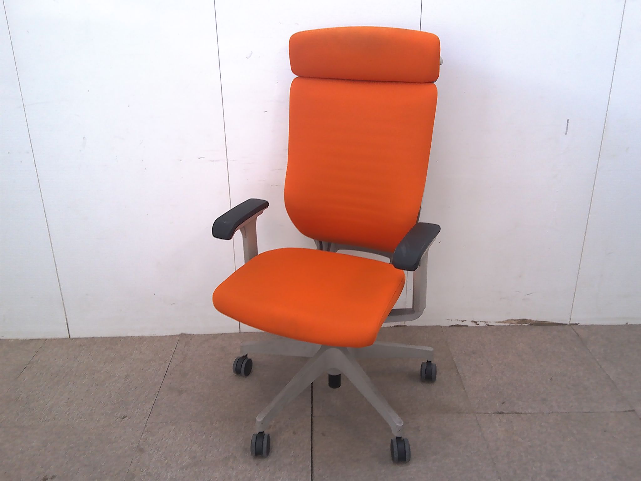 イトーキ エピオス オレンジ OAチェア 肘有 オフィスチェア 事務椅子 椅子 ITOKI
