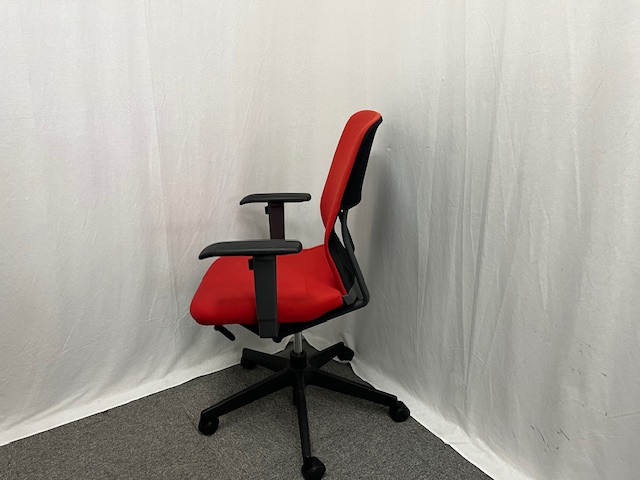 コクヨ アガタS レッド CRS-850 【中古】 肘あり オフィスチェア 事務椅子 KOKUYO