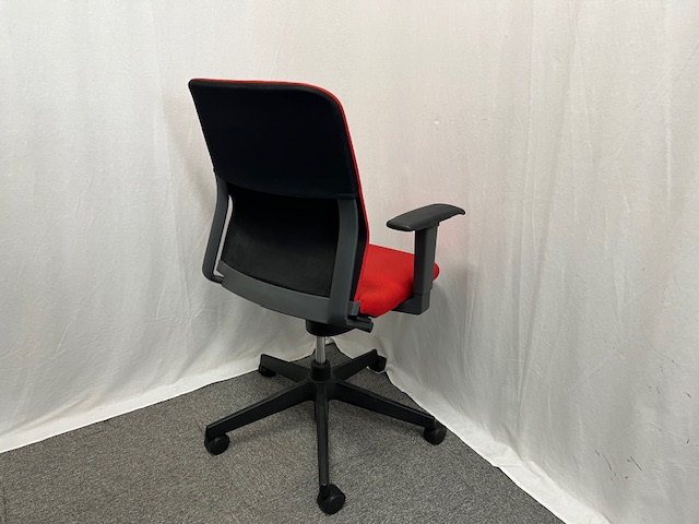 コクヨ アガタS レッド CRS-850 【中古】 肘あり オフィスチェア 事務椅子 KOKUYO