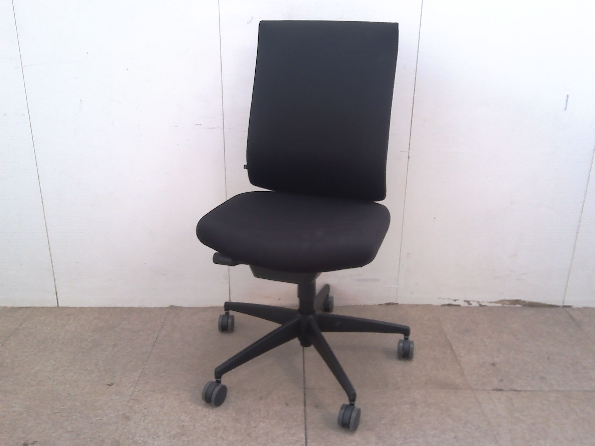 コクヨ/ウィザード4/ブラック/OAチェア/肘無/