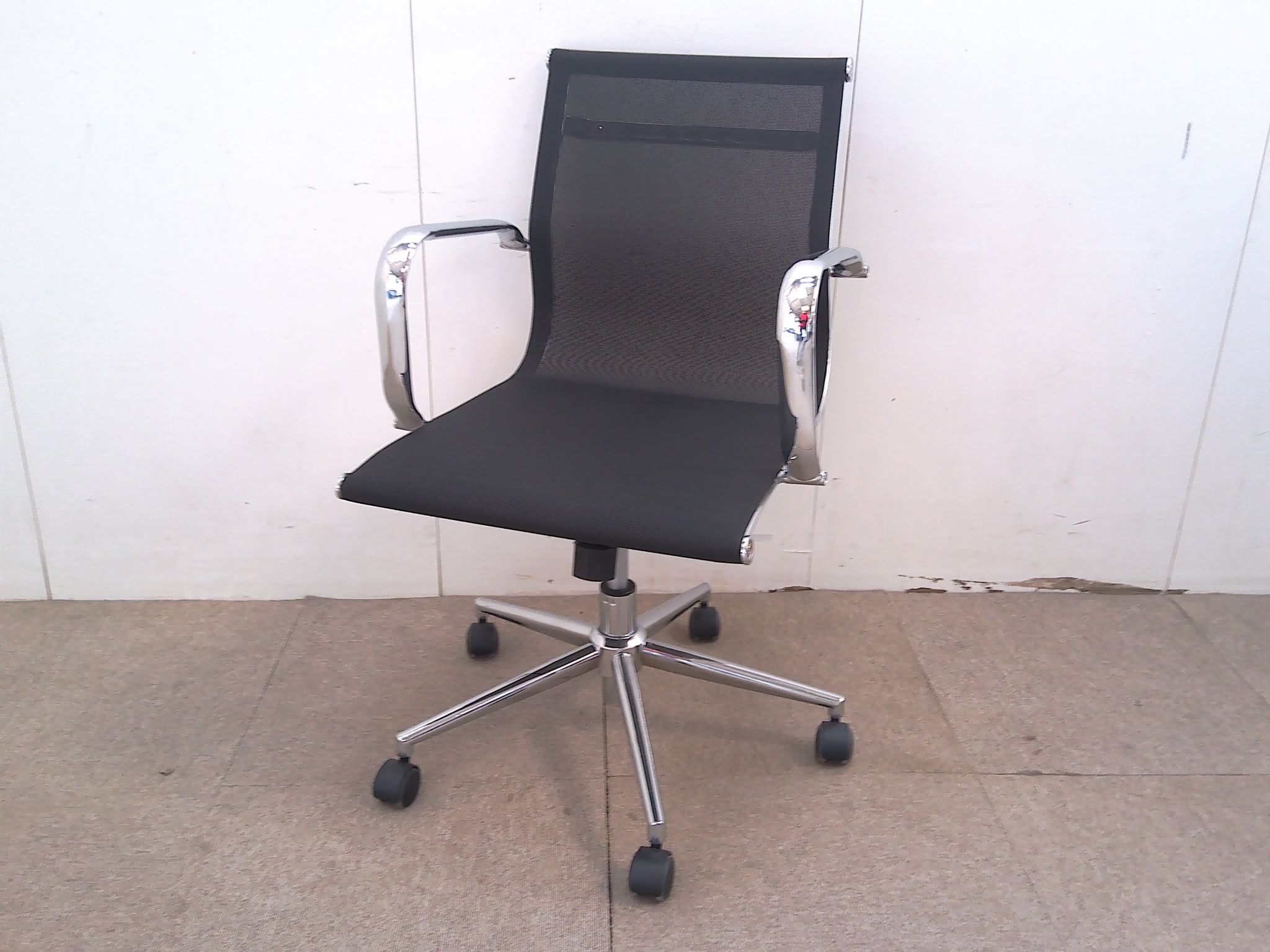 ブラック OAチェア 肘有 【中古】 オフィスチェア 事務椅子 椅子