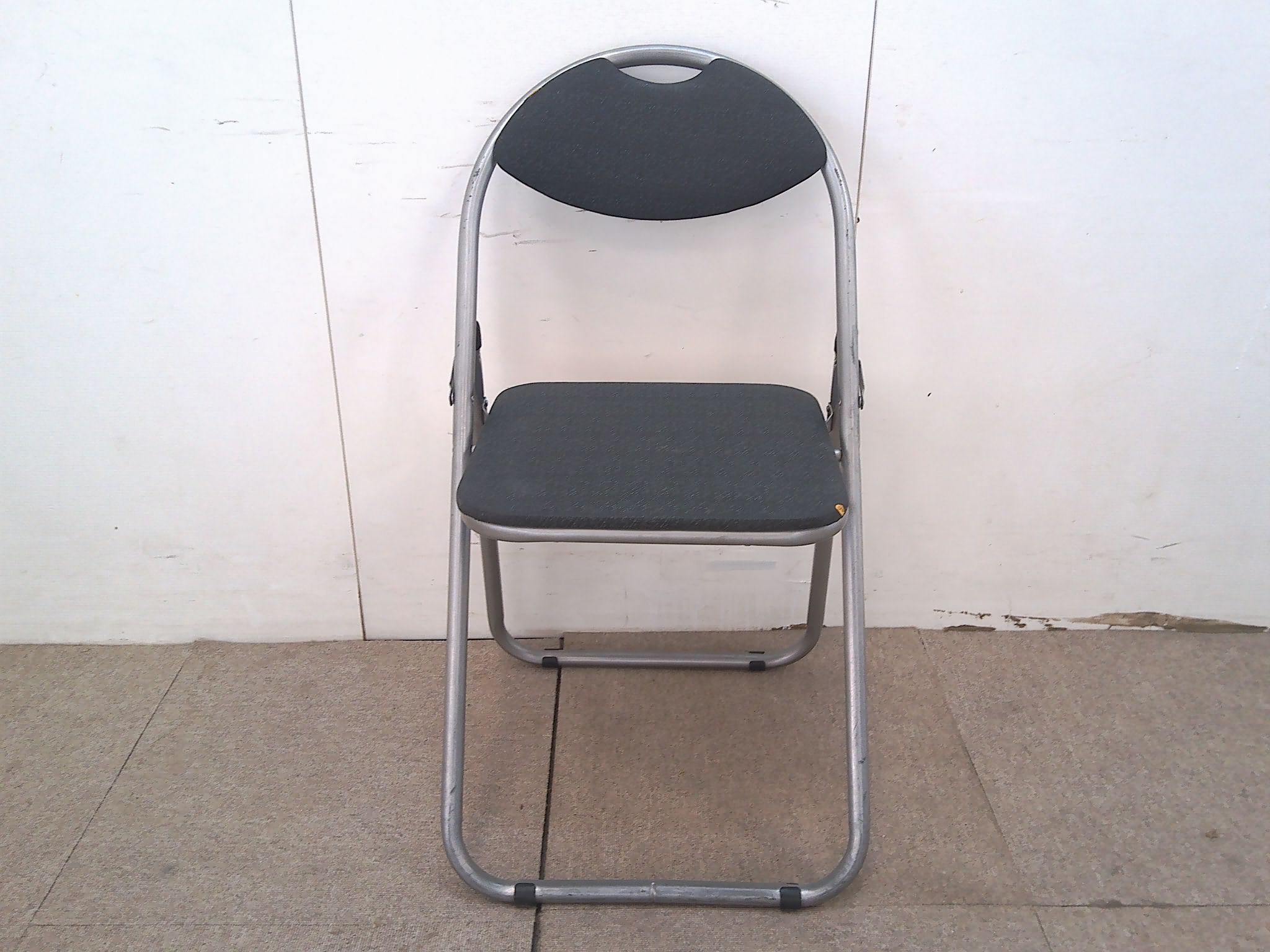 グレー/折り畳みチェア/キズアリ/【中古】