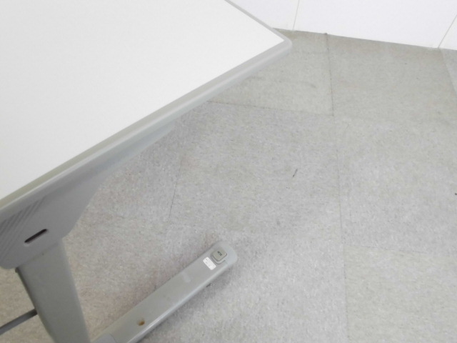 オカムラ / ニューグレー / フォールディングテーブル