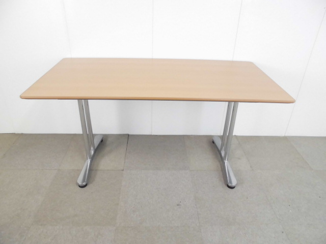 オカムラ / 木目調 / 会議テーブル