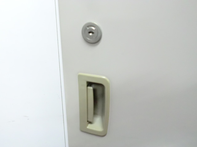 イナバ / ニューグレー / 【中古】 片開きキャビネット