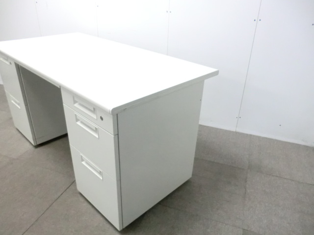プラス / LEED / ホワイト / 【中古】 両袖デスク
