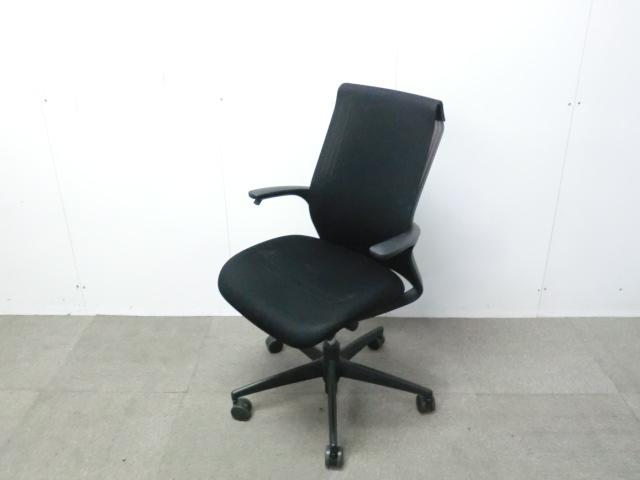 コクヨ / M4 / ブラック / 【中古】 OAチェア肘有