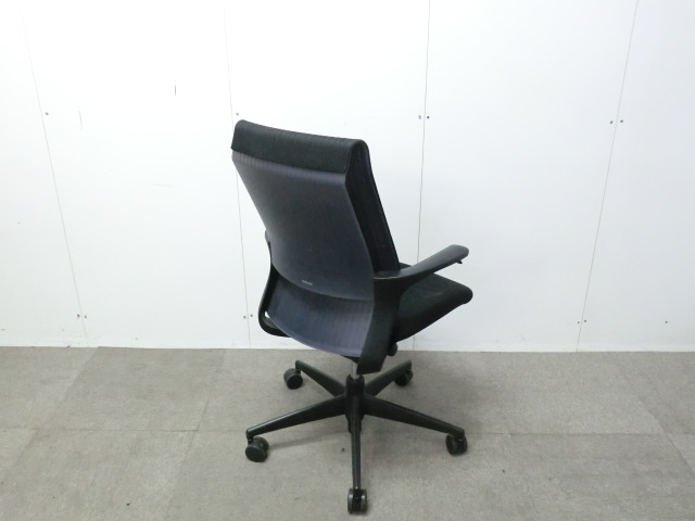 コクヨ / M4 / ブラック / 【中古】 OAチェア肘有