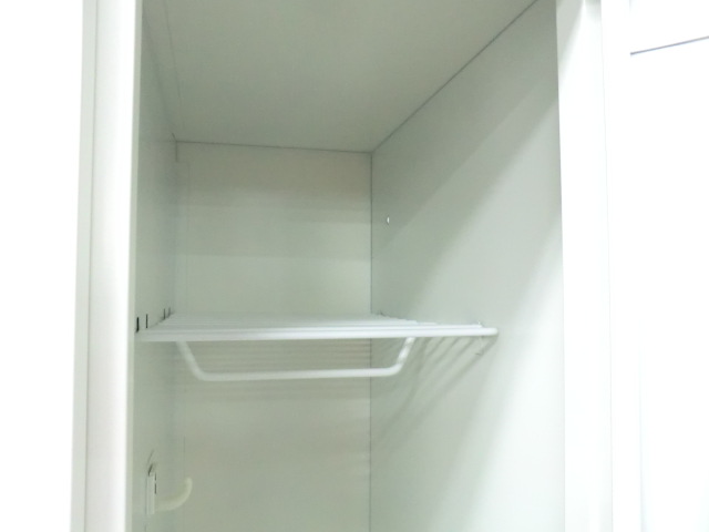 オカムラ/ FZ / ホワイト / 【中古】 4人用ロッカー