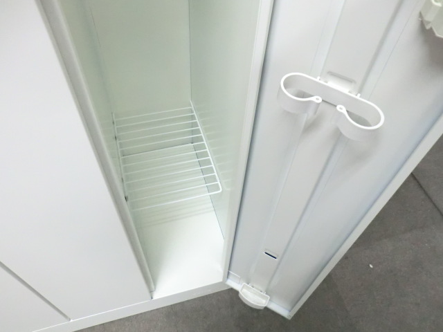 オカムラ/ FZ / ホワイト / 【中古】 4人用ロッカー