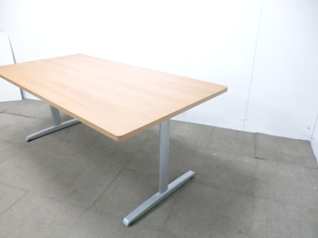 オカムラ / 木目調 / 【中古】 会議テーブル