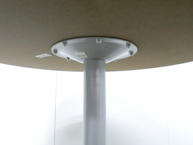 オカムラ / 木目調 / 【中古】 丸テーブル