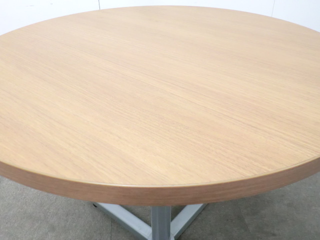 オカムラ / 木目調 / 【中古】 丸テーブル