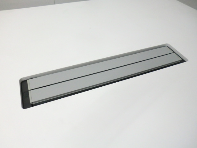 オカムラ / ホワイト / 【中古】 大会議テーブル