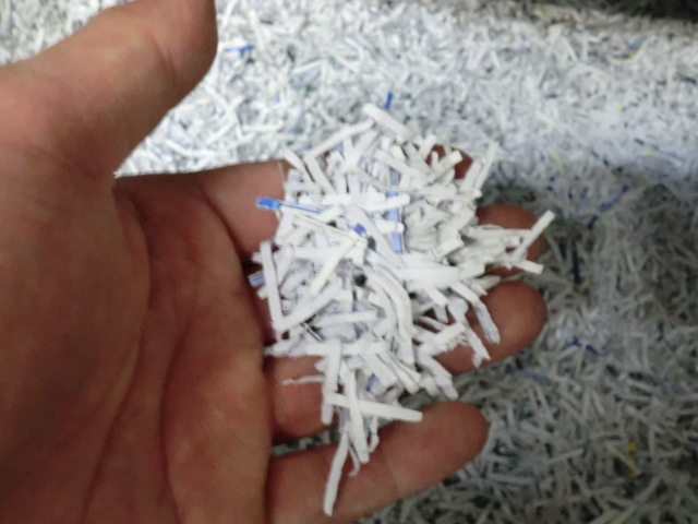 オカムラ/NC-31/ ホワイト / 【中古】 シュレッダー