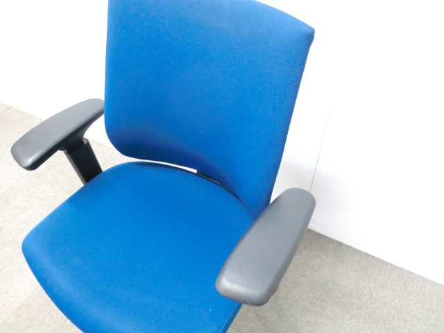コクヨ/ウィザード4/ダークブルー/【中古】OAチェア肘有