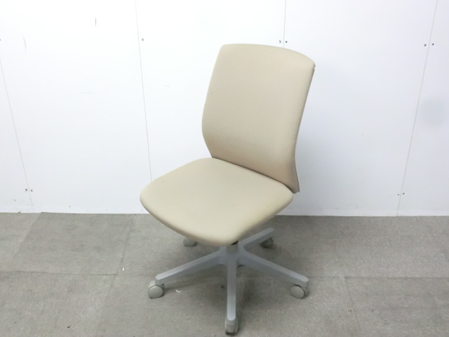 オカムラ/オムネス/ベージュ/【中古】OAチェア肘無し