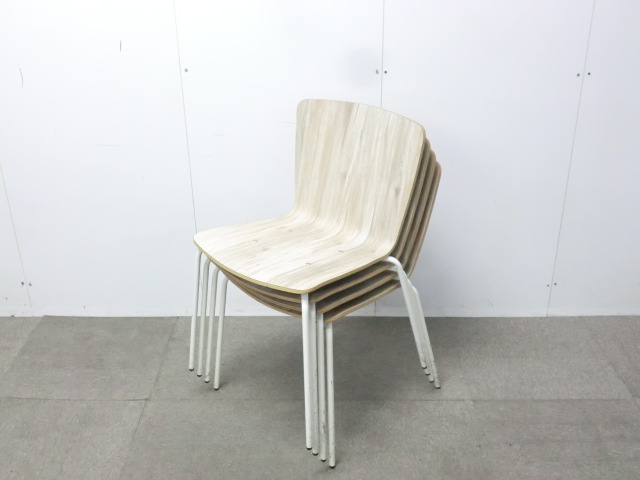 オカムラ/ライブス/木目調 / 【中古】 スタッキングチェア