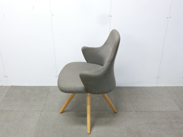 オカムラ/ライブス/グレー / 【中古】 ミーティングチェア