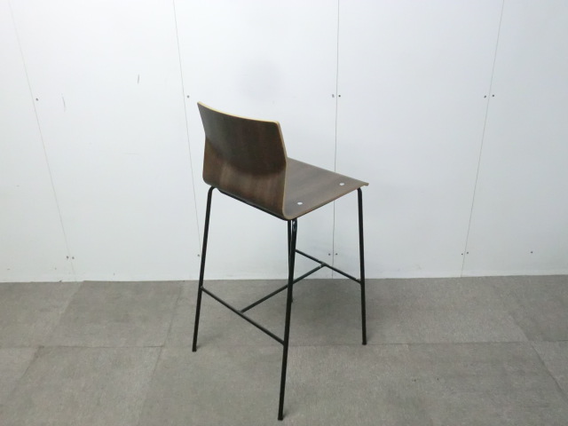 オカムラ/スイープ/ 木目調 / 【中古】 カウンターチェア