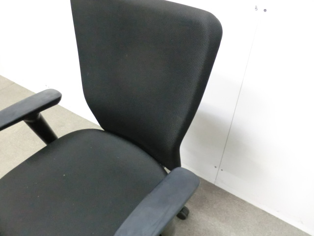 オカムラ/カロッツァ/ブラック / 【中古】 OAチェア肘有
