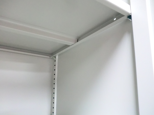 オカムラ / ニューグレー / 【中古】 上下連結書庫