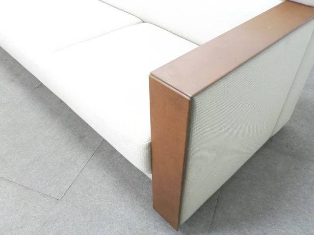 オカムラ / ベージュ / 【中古】 3人掛けソファ