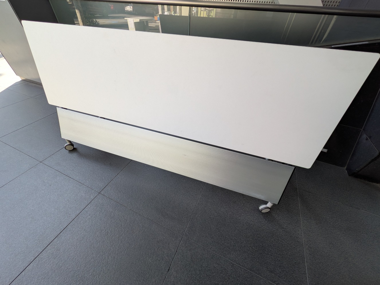 オカムラ / インターアクトNT / ホワイト / 【中古】