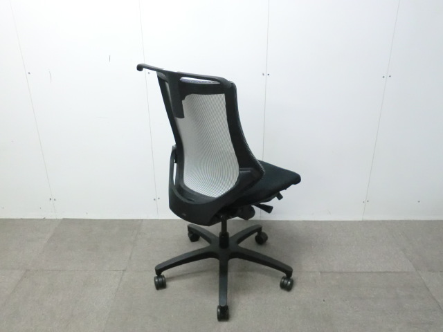 イトーキ エフ ブラック 【中古】 OAチェア肘無し オフィスチェア 事務椅子 椅子 ITOKI