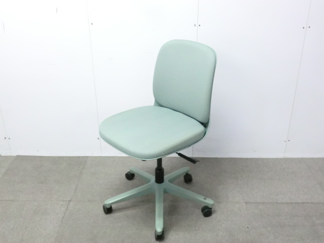 イトーキ/トルテU/ライトブルー/【中古】 OAチェア肘無し