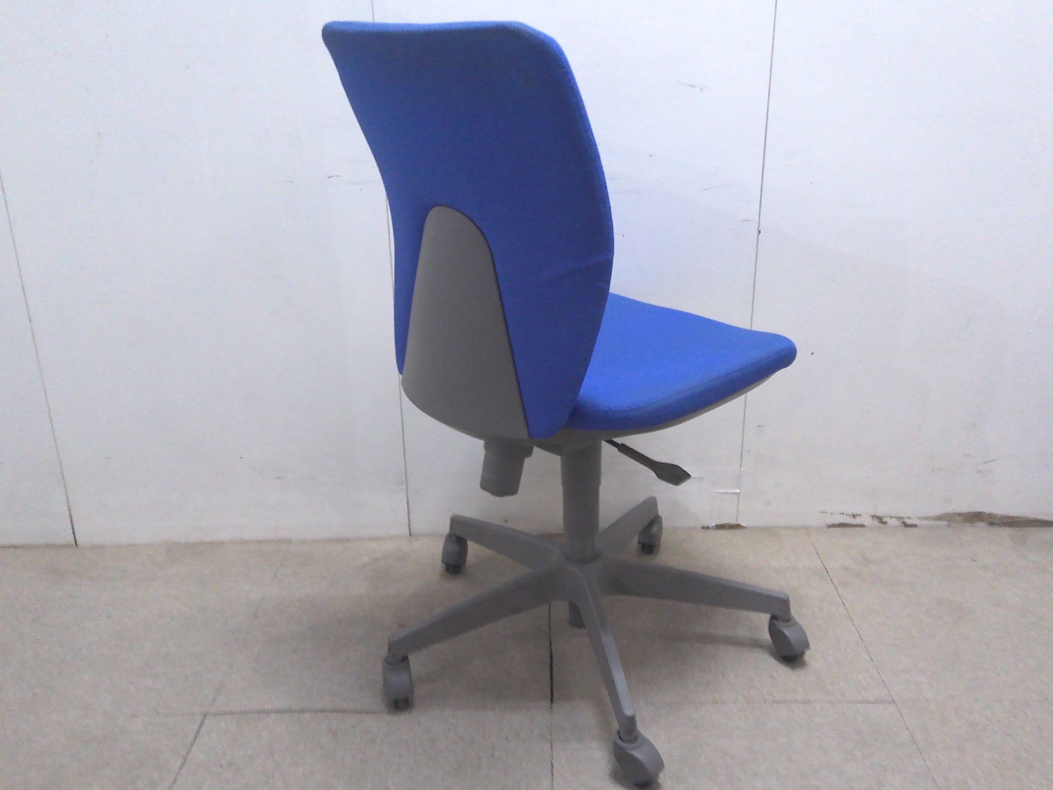 コクヨ/ブルー/OAチェア/肘無/【中古】